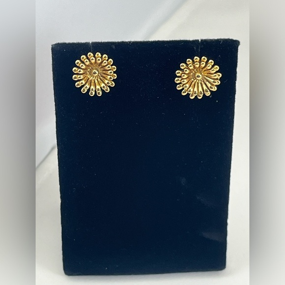 COACH Vintage Flower Gold Tone Floral Stud Earrings - Picture 3 of 10